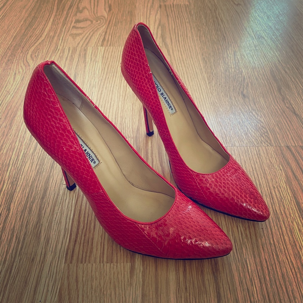Manolo Blahnik Hot Pink Heels